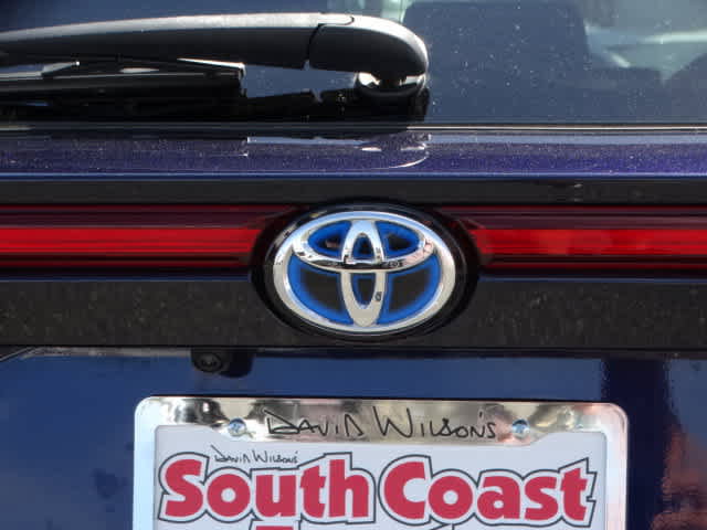 Certified 2023 Toyota Venza LE AWD/4WD image 9