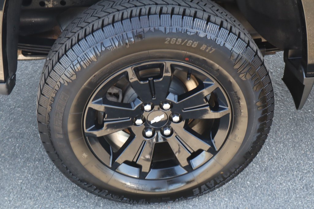 Used 2019 Chevrolet Colorado Z71 w/ Z71 Midnight Edition AWD/4WD image 14