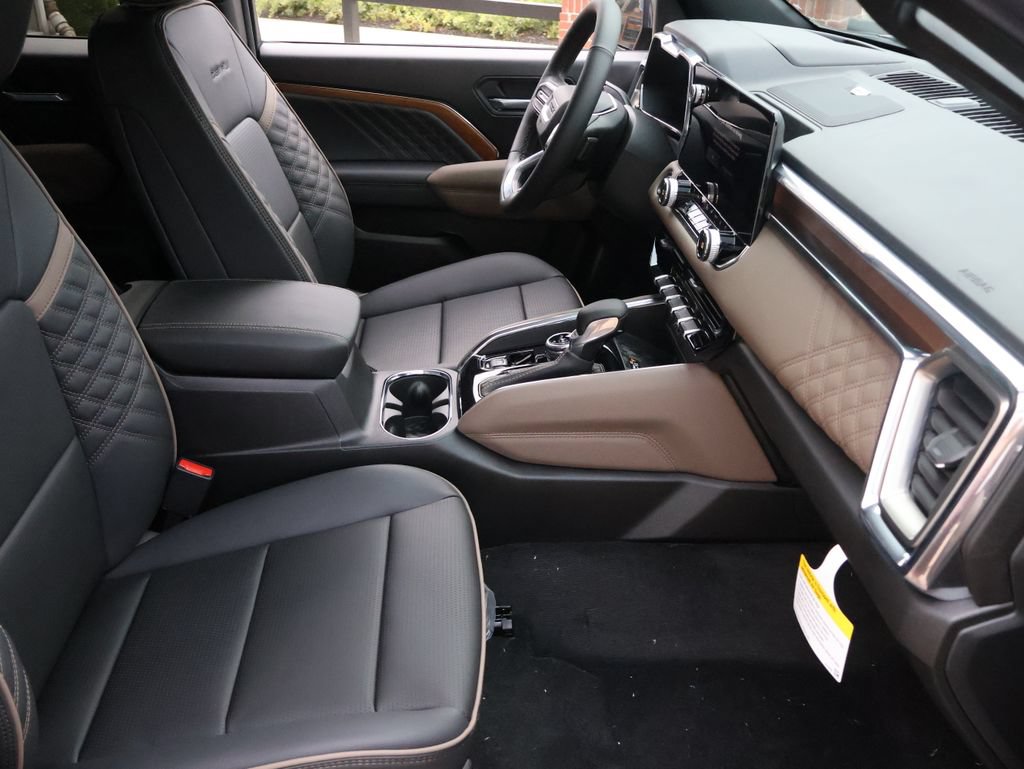 New 2026 GMC Canyon Denali w/ LPO, Black Badging Package AWD/4WD image 7