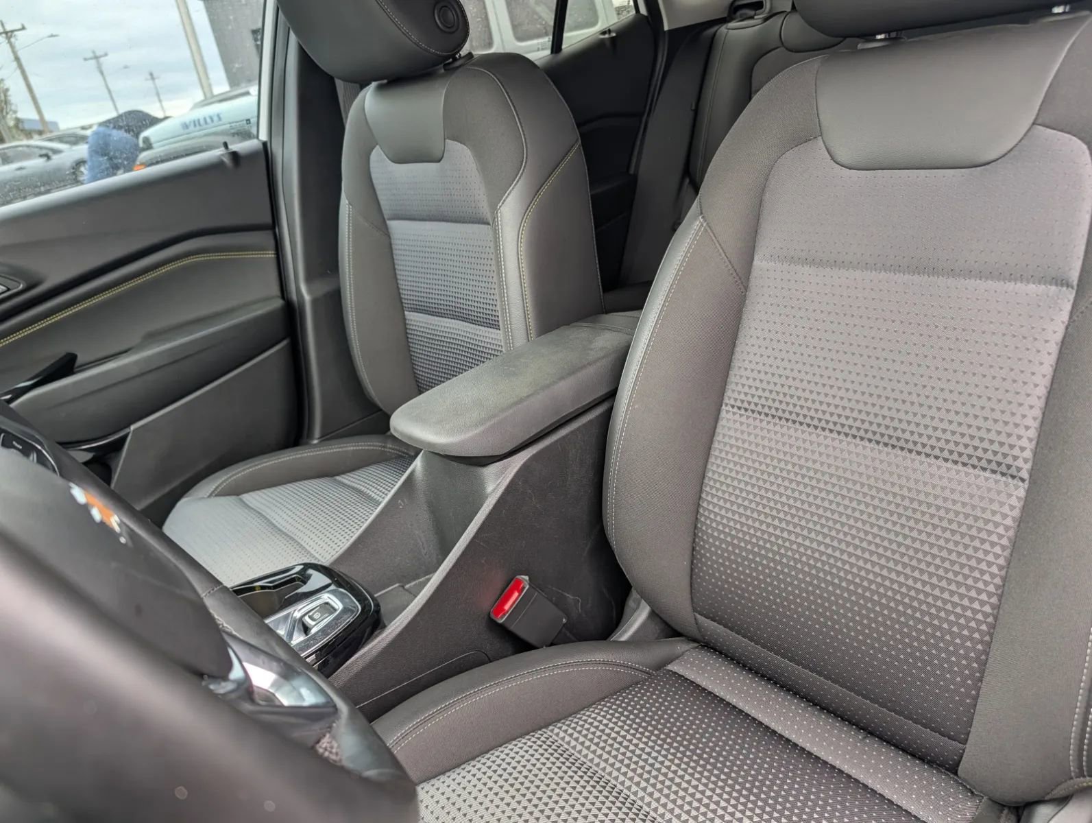 Used 2024 Chevrolet Trax LT w/ Driver Confidence Package FWD image 8
