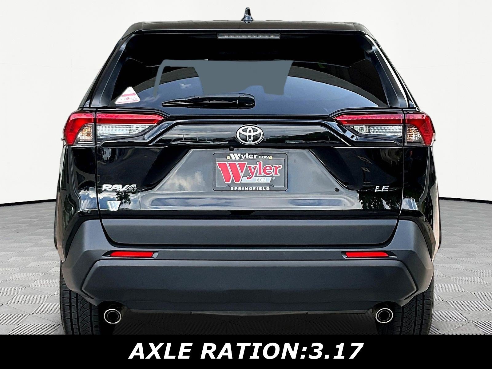 Used 2023 Toyota RAV4 LE FWD image 5