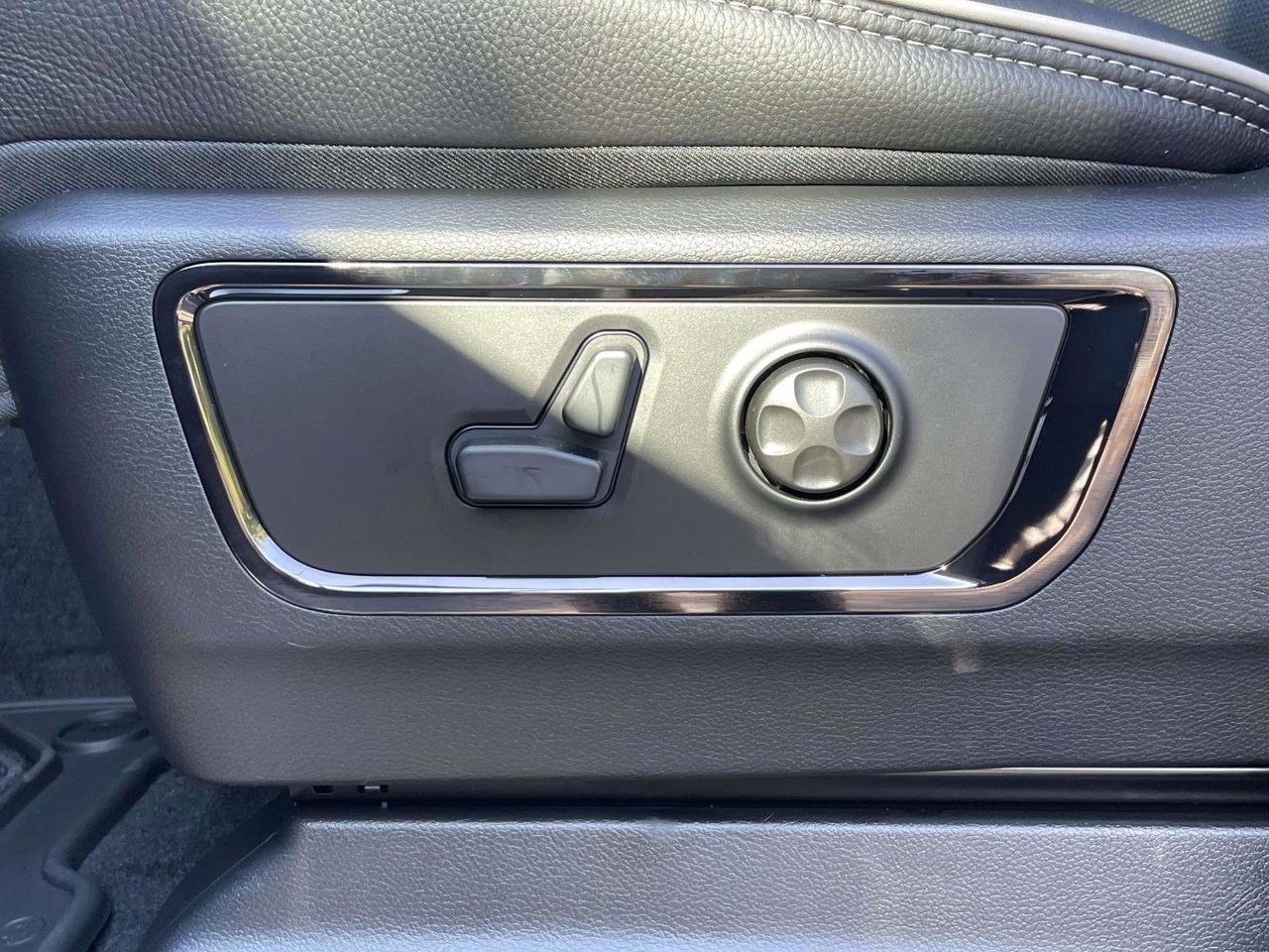 New 2026 RAM 1500 Limited image 24