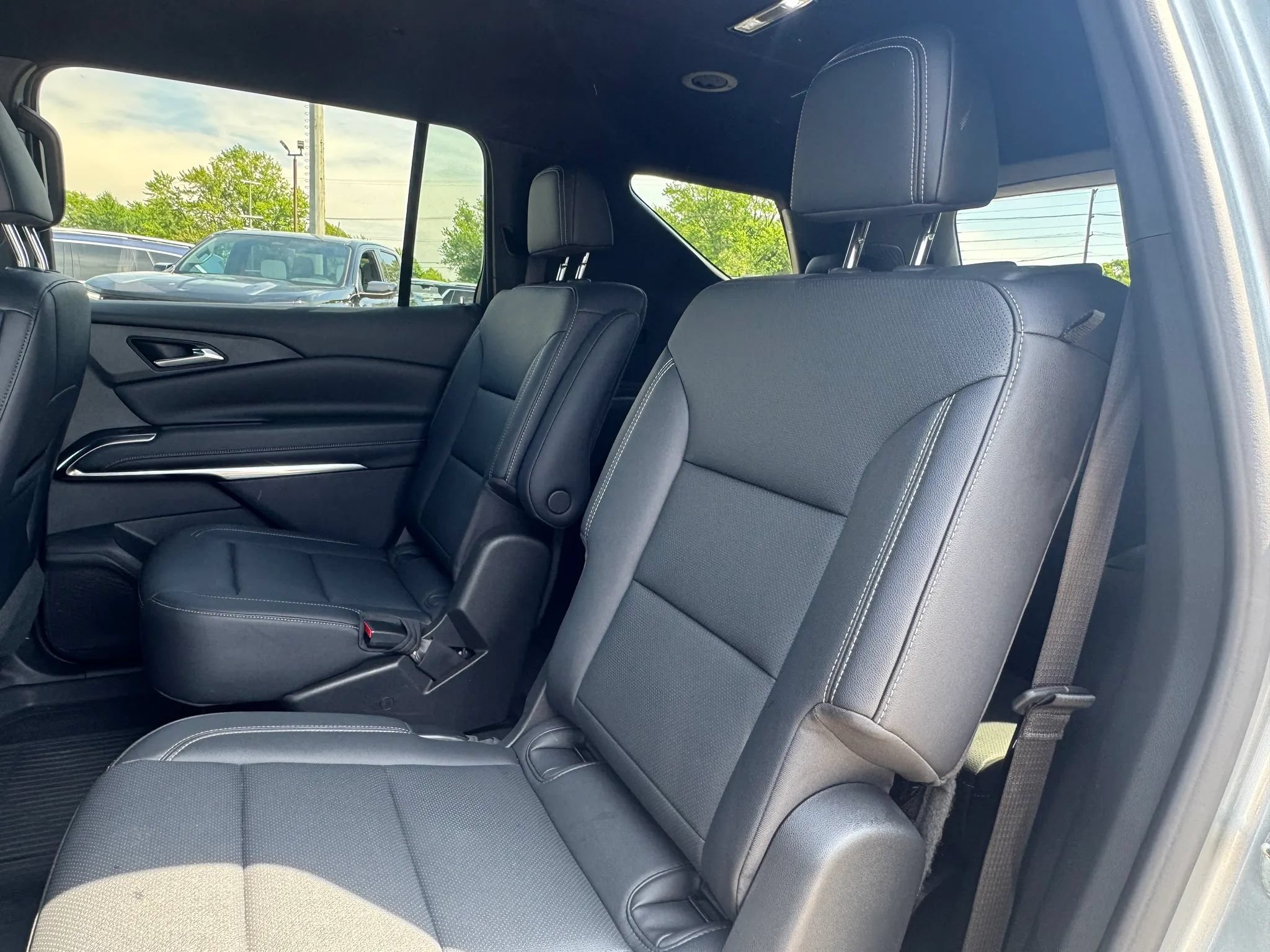 Used 2026 Chevrolet Traverse LT w/ Driver Confidence Package FWD image 12