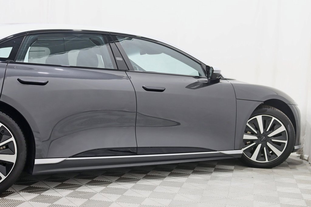 Used 2022 Lucid Air Grand Touring image 10