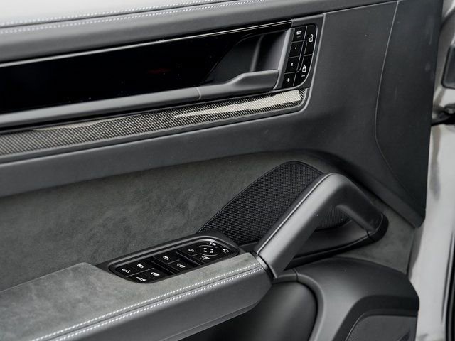 New 2026 Porsche Cayenne GTS image 7