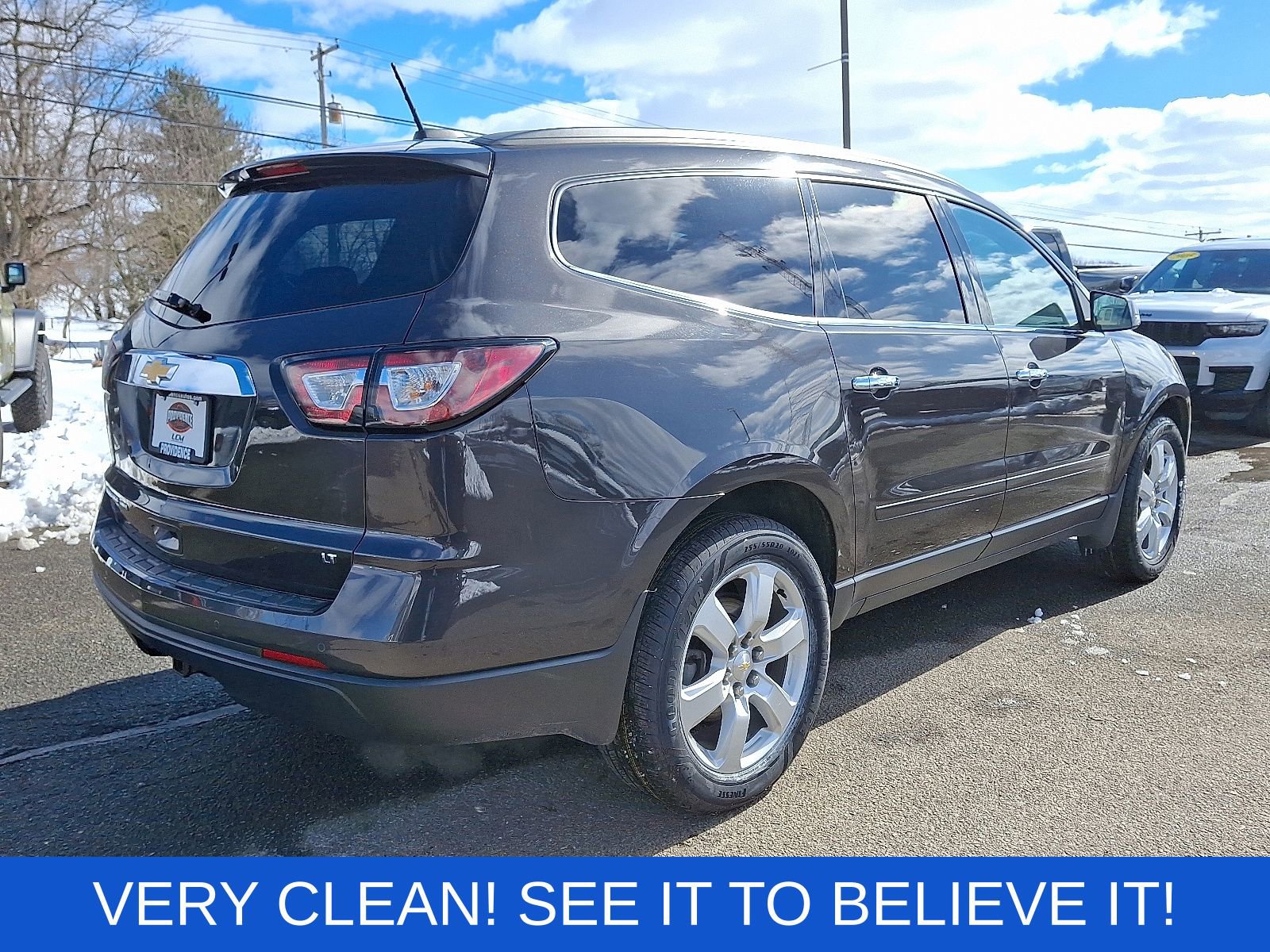 Used 2017 Chevrolet Traverse LT w/ Style and Technology Package image 7