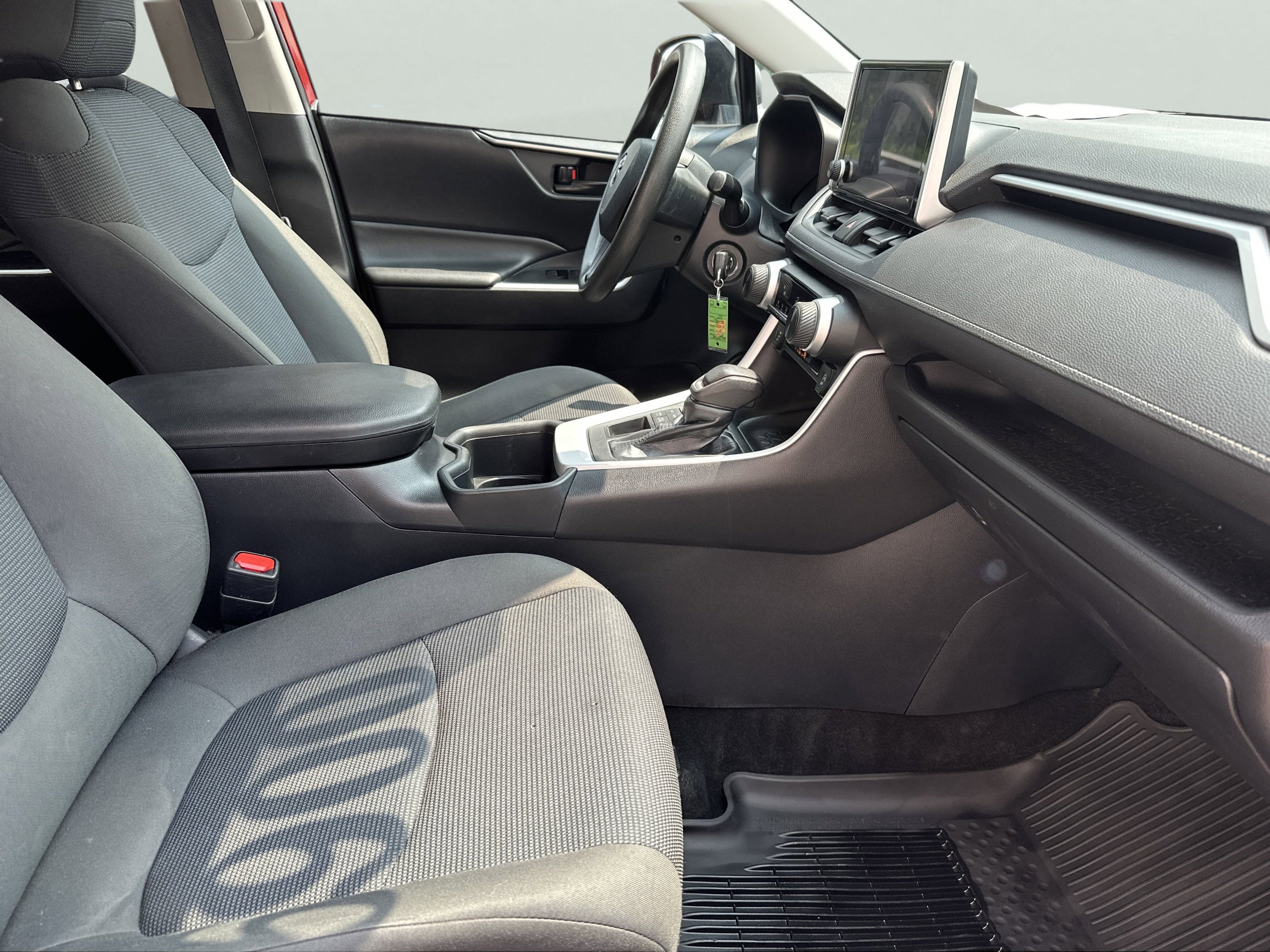 Used 2023 Toyota RAV4 LE image 23