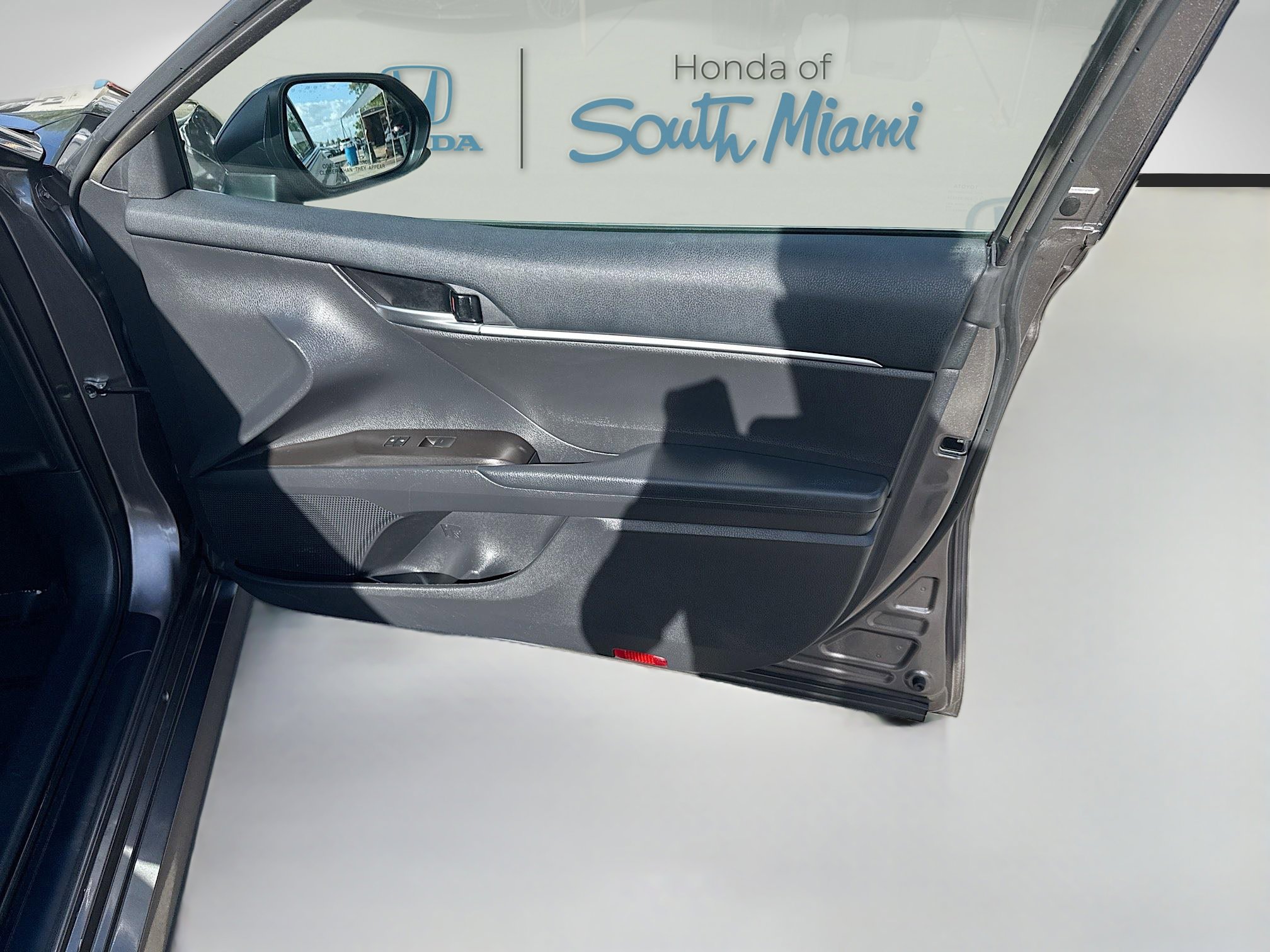 Used 2021 Toyota Camry LE FWD image 32