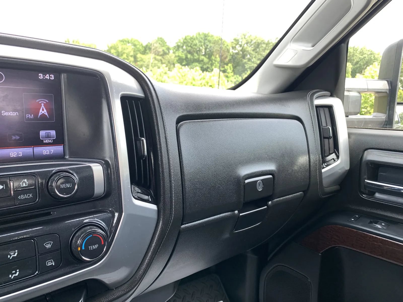 Used 2016 GMC Sierra 2500 SLE AWD/4WD image 18