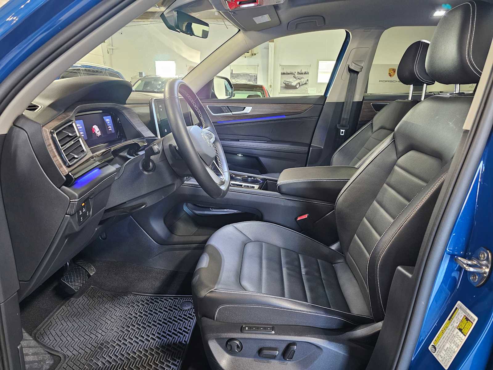 Used 2025 Volkswagen Atlas SEL image 23