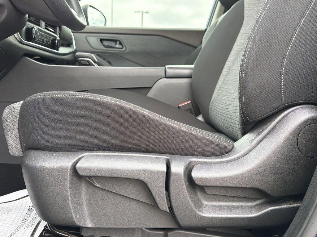 Used 2021 Nissan Rogue S image 21