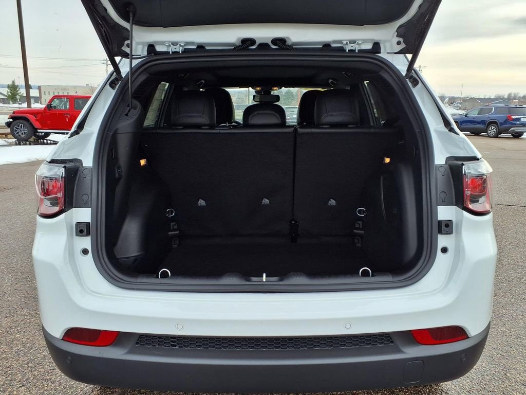 New 2026 Jeep Compass Limited w/ Sun, Sound & Navigation Group AWD/4WD image 8