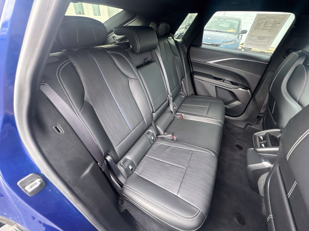 Used 2024 Cadillac Lyriq Luxury RWD image 21