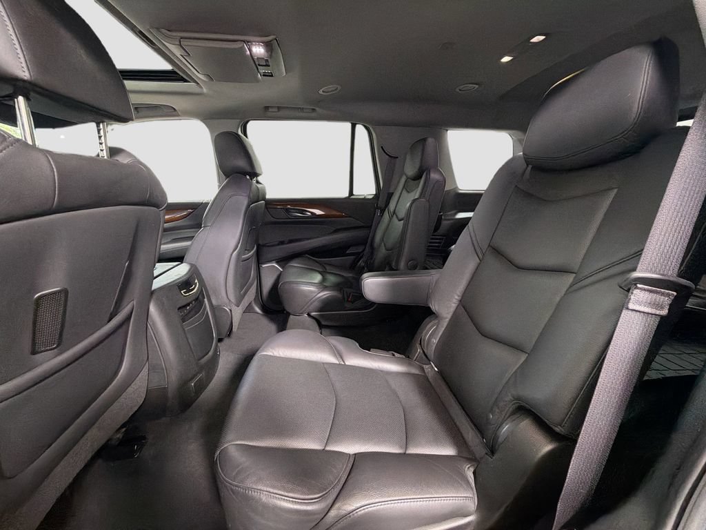 Used 2017 Cadillac Escalade Luxury AWD/4WD image 25