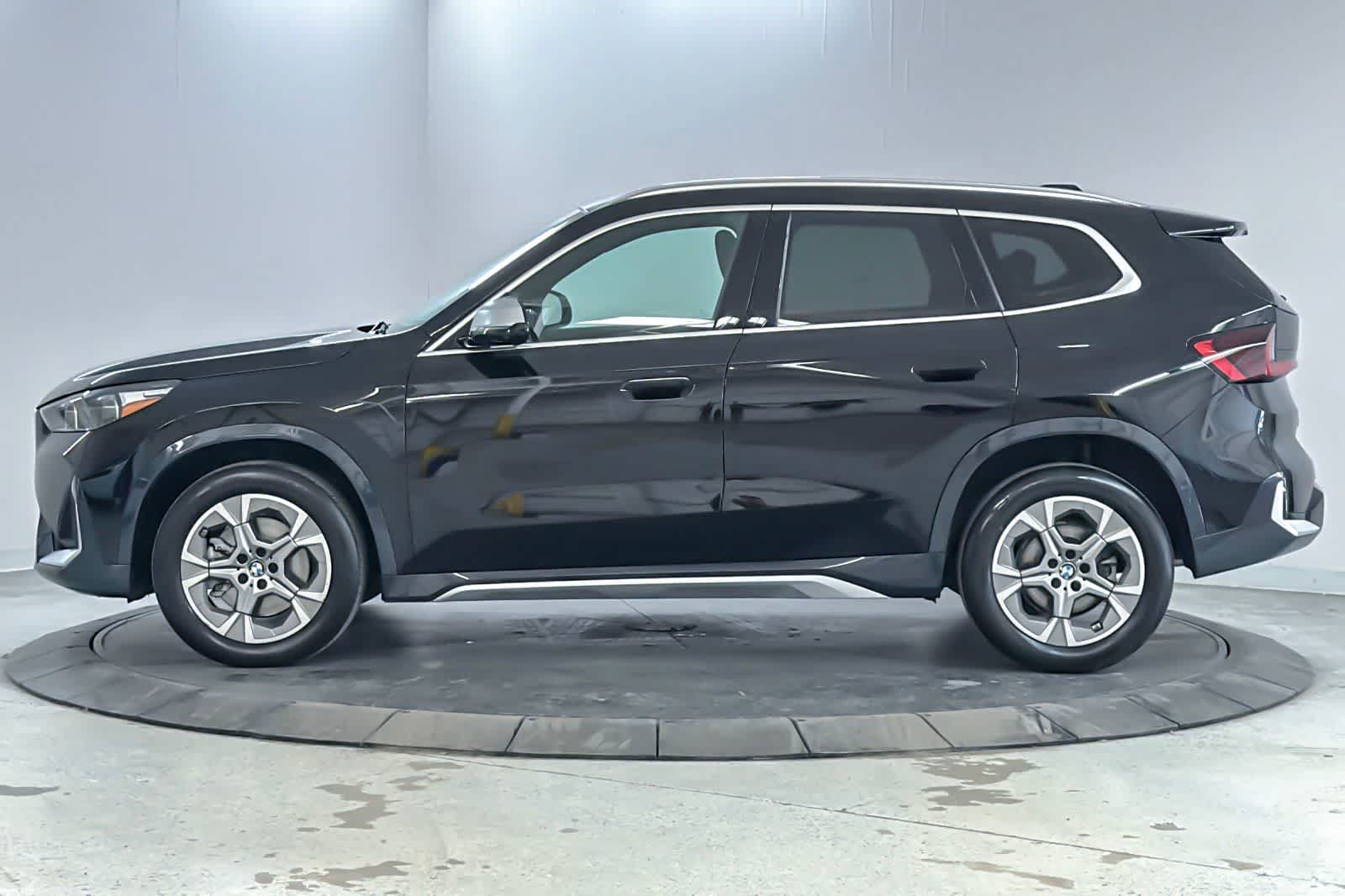 Used 2023 BMW X1 xDrive28i w/ Premium Package AWD/4WD image 5