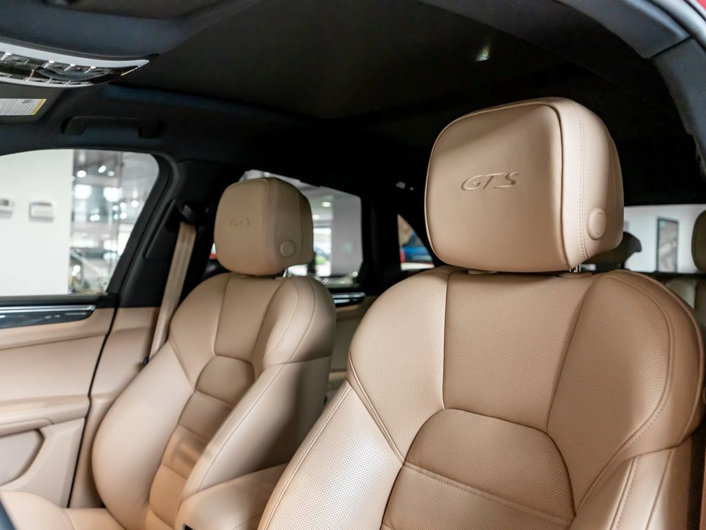 Certified 2025 Porsche Macan GTS AWD/4WD image 17