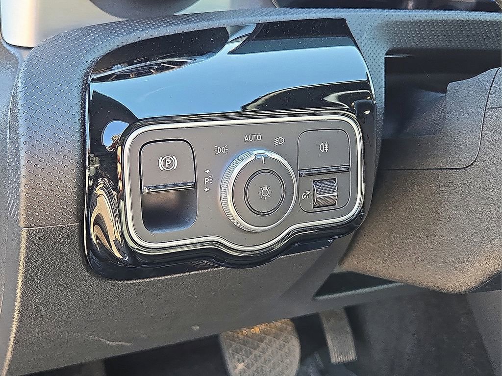 Used 2025 Mercedes-Benz CLA 250 image 25