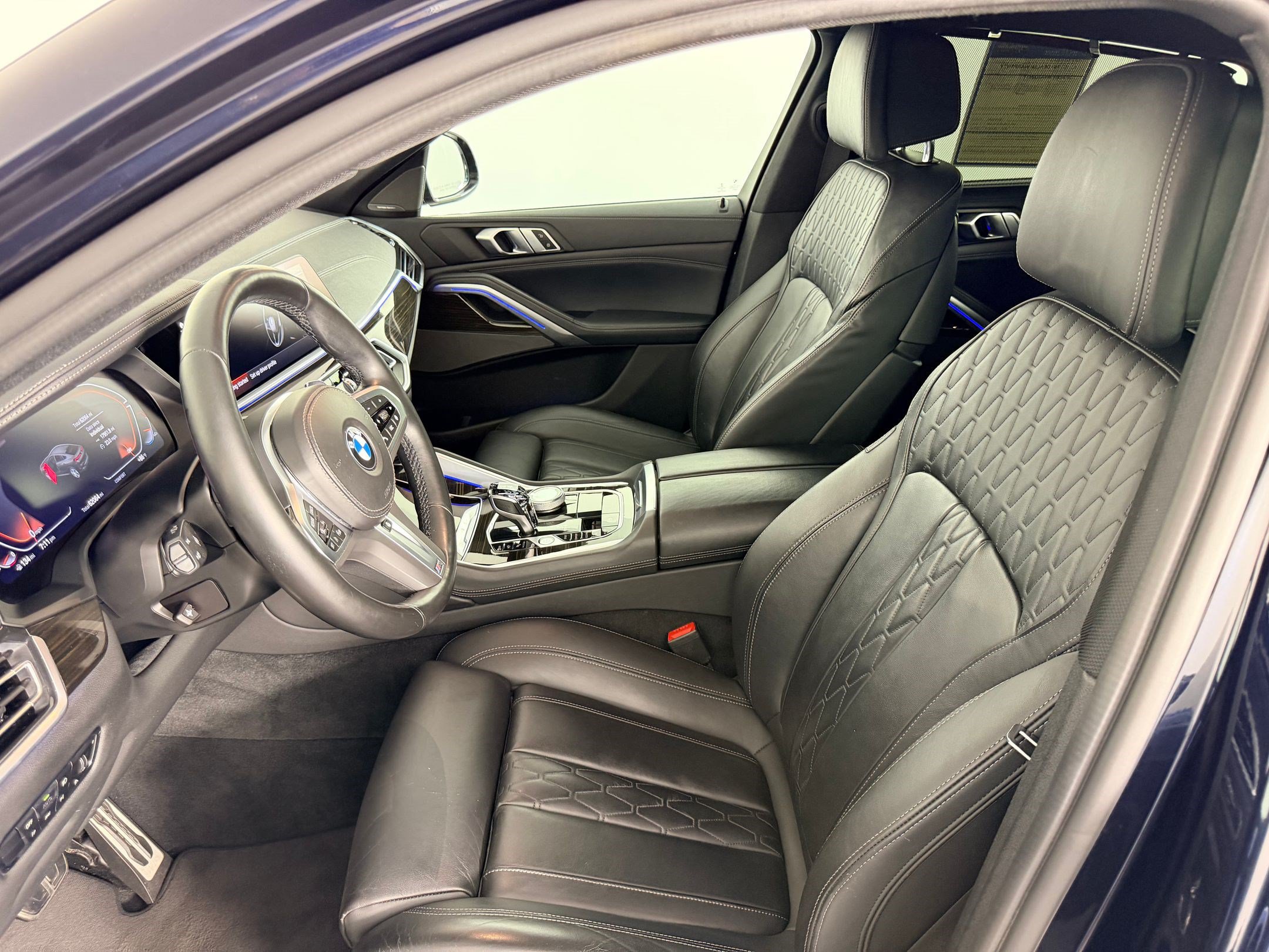 Used 2023 BMW X6 xDrive40i w/ Executive Package AWD/4WD image 5