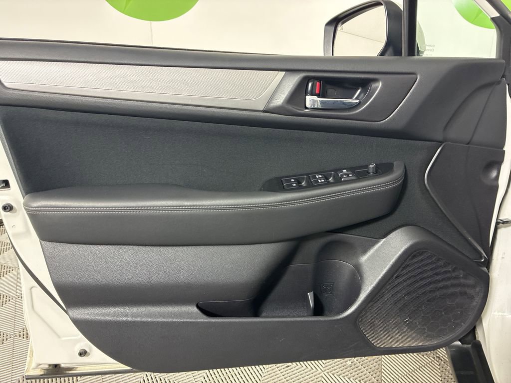 Used 2017 Subaru Outback 2.5i Premium image 12