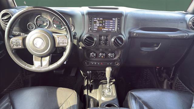 Used 2017 Jeep Wrangler Unlimited Rubicon w/ Connectivity Group image 19