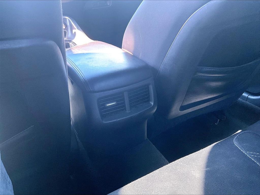 Used 2019 Dodge Challenger SXT image 26