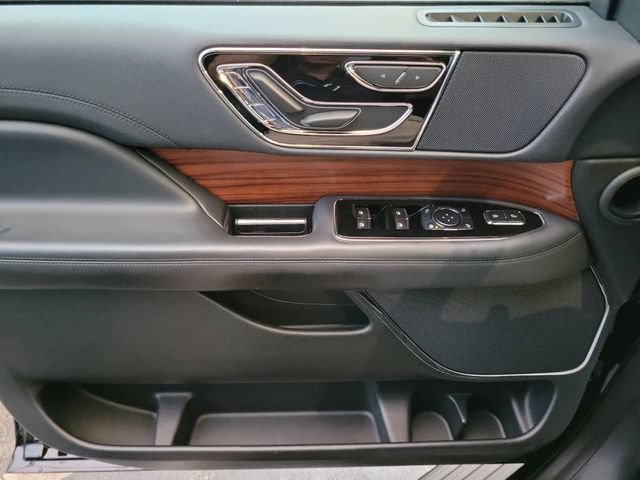 Used 2024 Lincoln Navigator Premiere AWD/4WD image 14