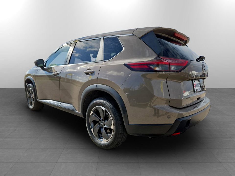 Used 2024 Nissan Rogue SV image 9
