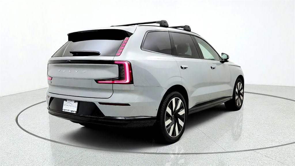 Used 2025 Volvo EX90 Ultra AWD/4WD image 5