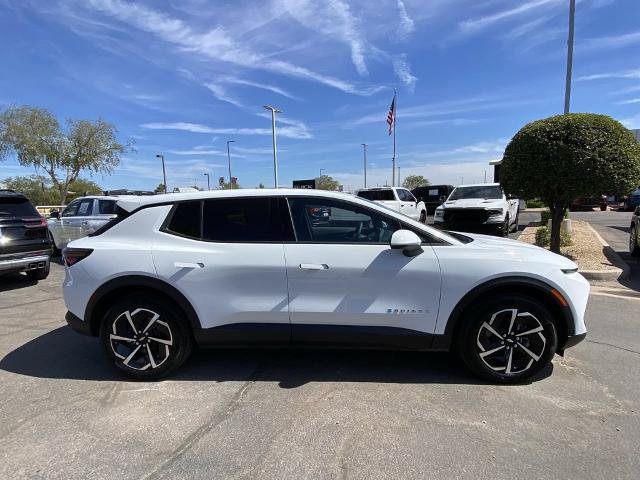 Used 2026 Chevrolet Equinox EV LT FWD image 2