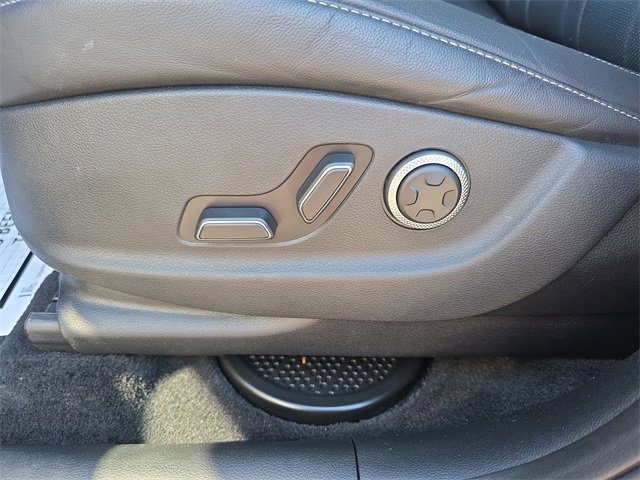 Used 2025 Genesis GV80 2.5T Standard image 12