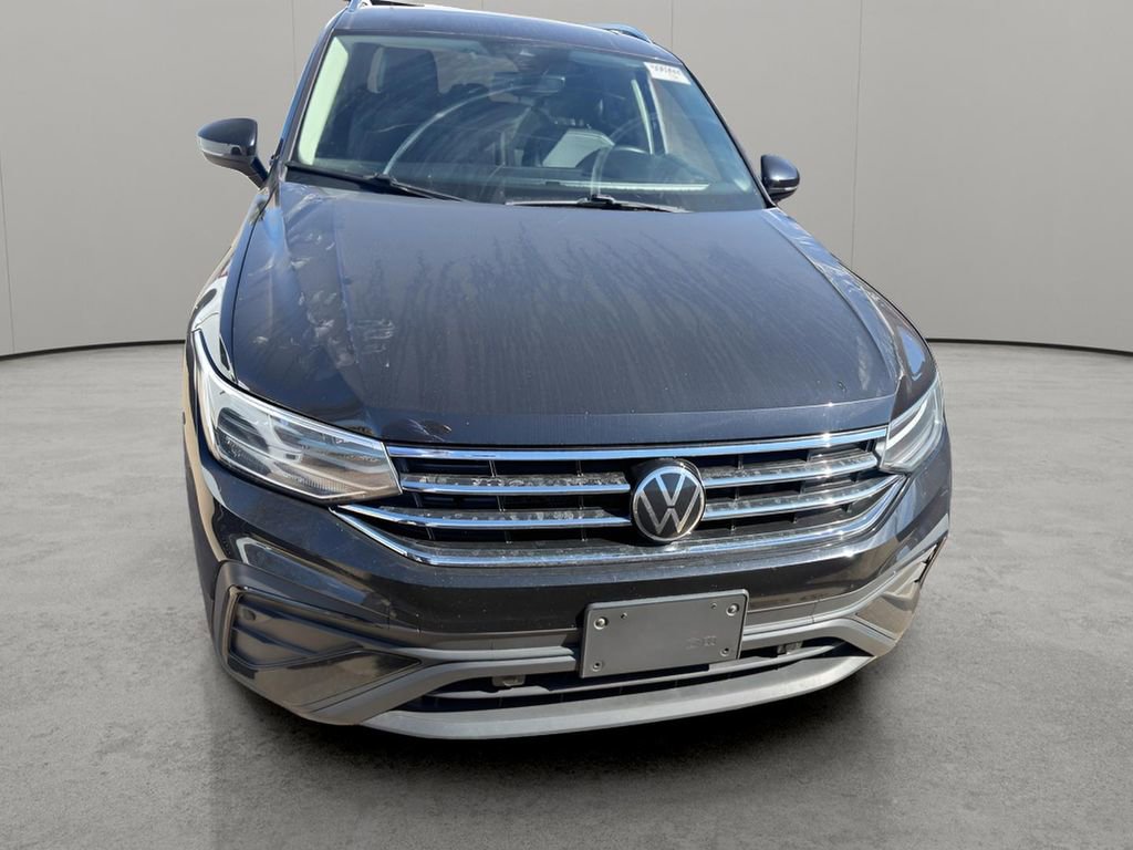 Used 2022 Volkswagen Tiguan SE w/ Panoramic Sunroof Package AWD/4WD image 12
