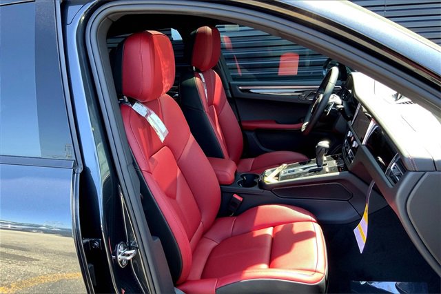 New 2026 Porsche Macan image 25