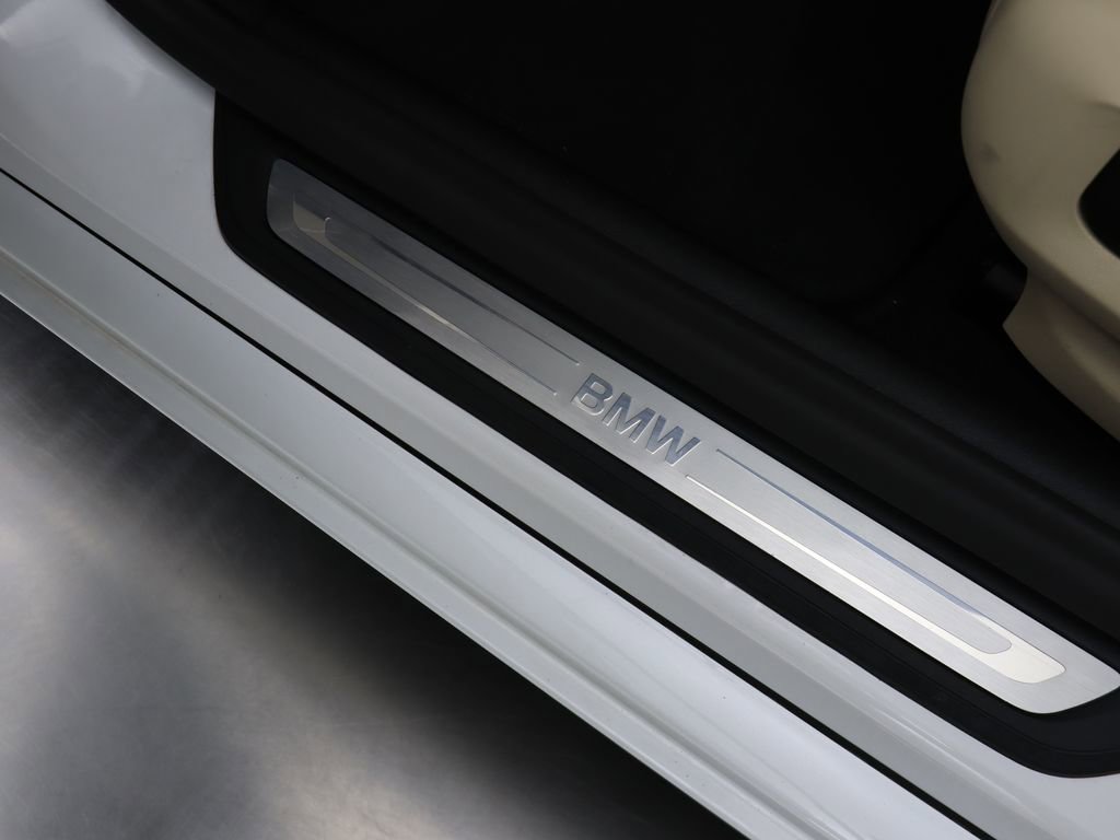 Used 2021 BMW 530i w/ Premium Package RWD image 18