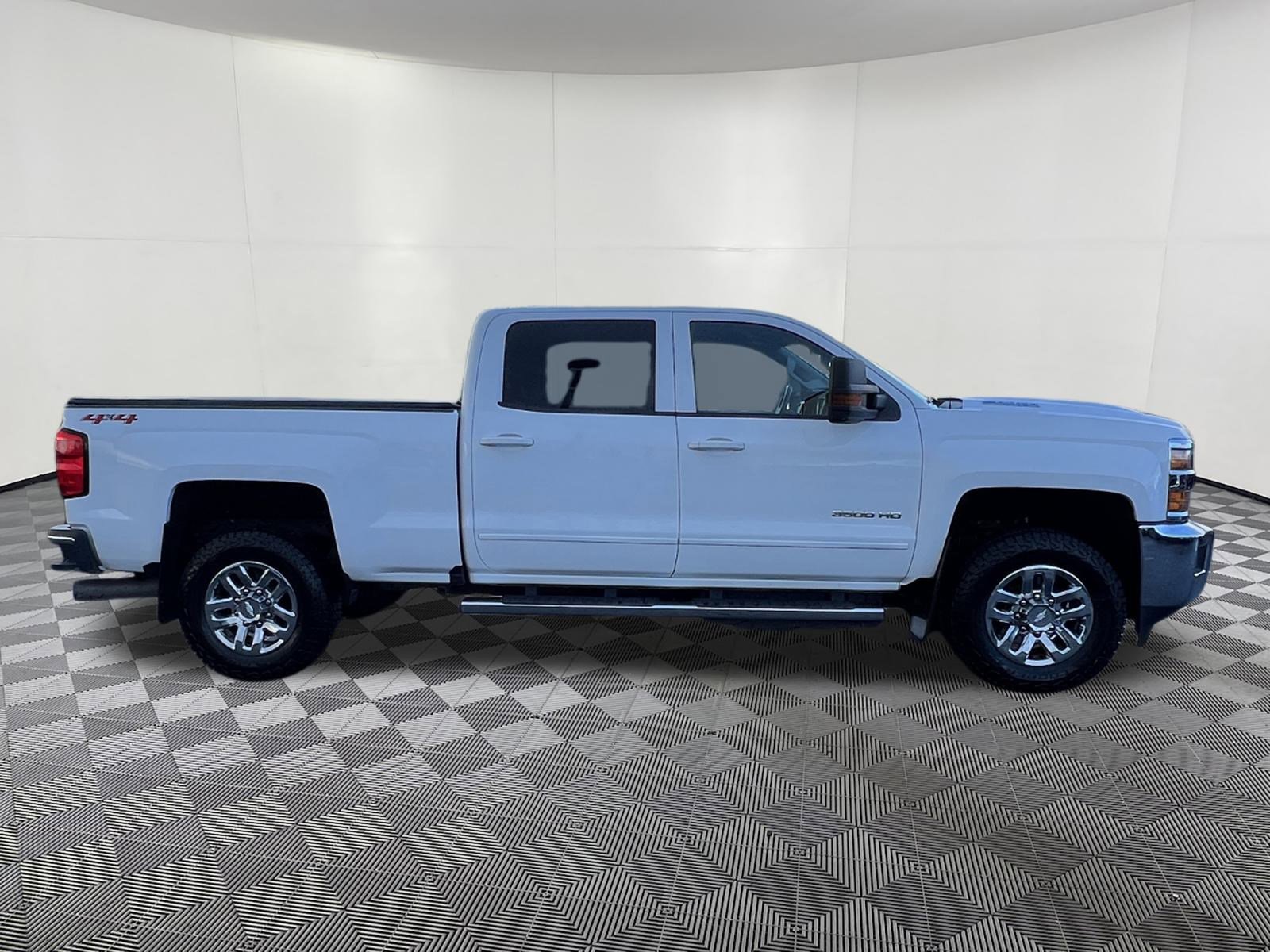 Used 2018 Chevrolet Silverado 3500 LT image 7