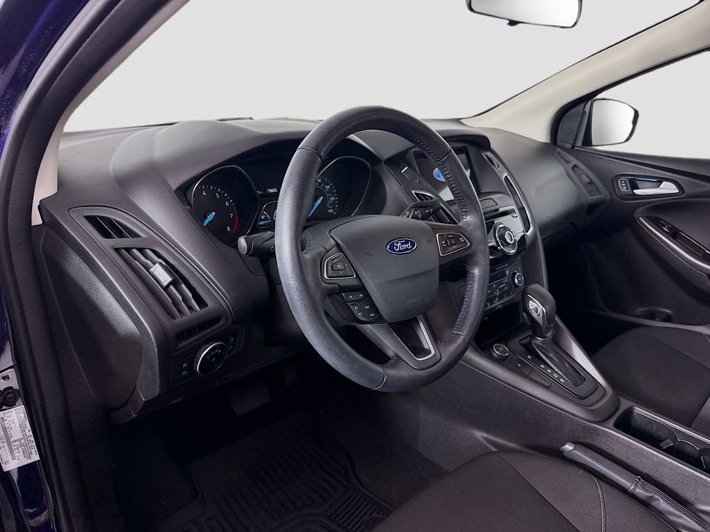 Used 2017 Ford Focus SEL w/ Cold Weather Package image 9