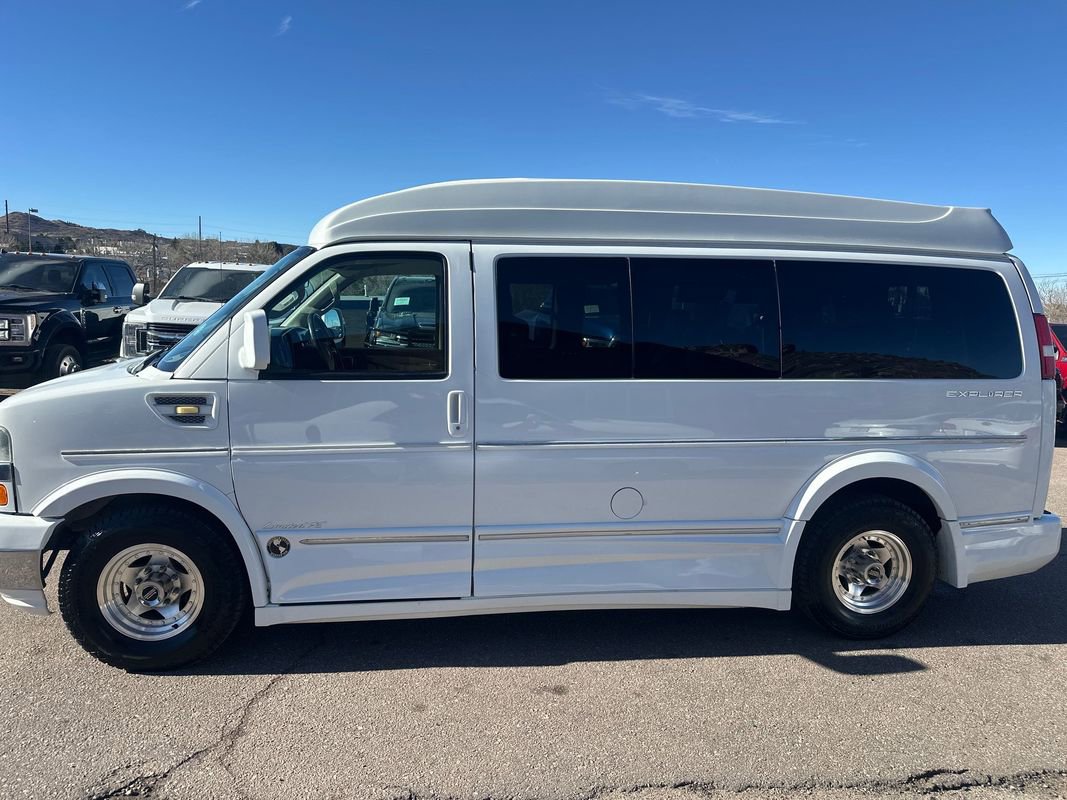 Used 2016 Chevrolet Express 2500 image 4