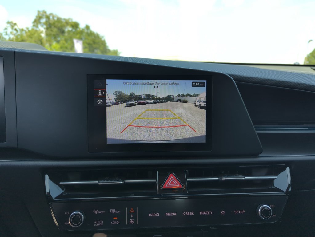 Used 2025 Kia Niro LX FWD image 26