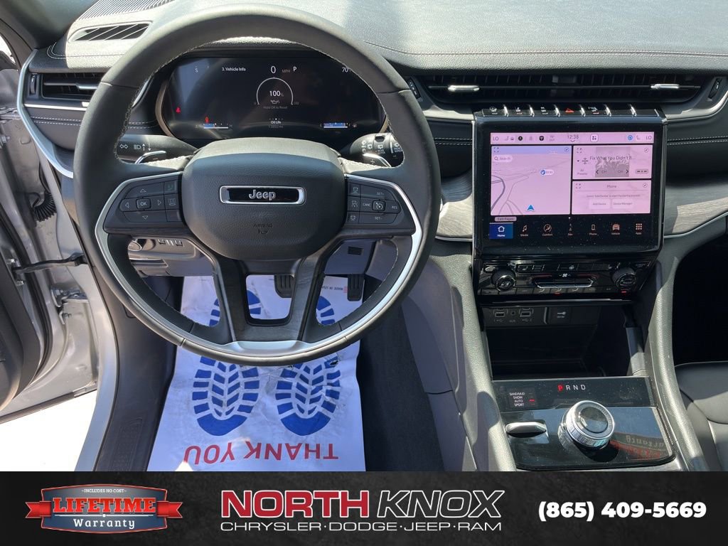 Used 2025 Jeep Grand Cherokee Limited AWD/4WD image 7