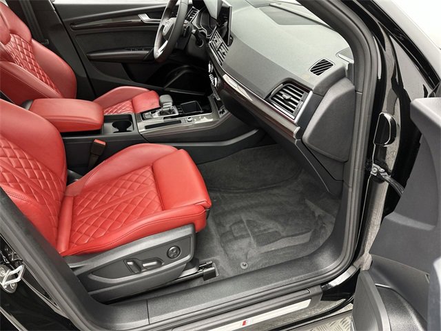 Certified 2025 Audi SQ5 Prestige w/ Prestige Package image 25