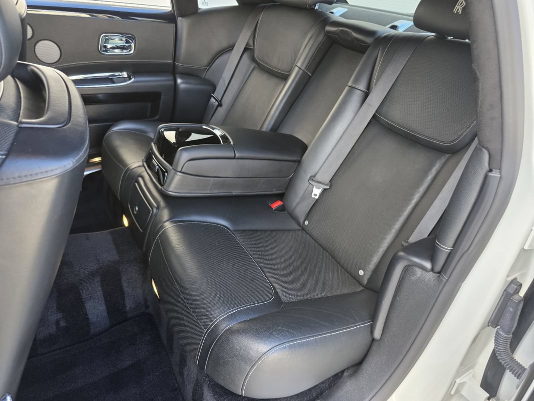 Used 2016 Rolls-Royce Ghost RWD image 29