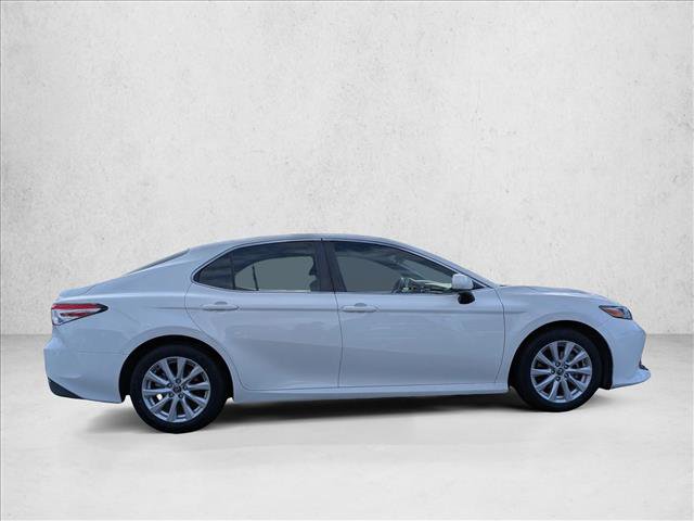 Used 2018 Toyota Camry LE image 4