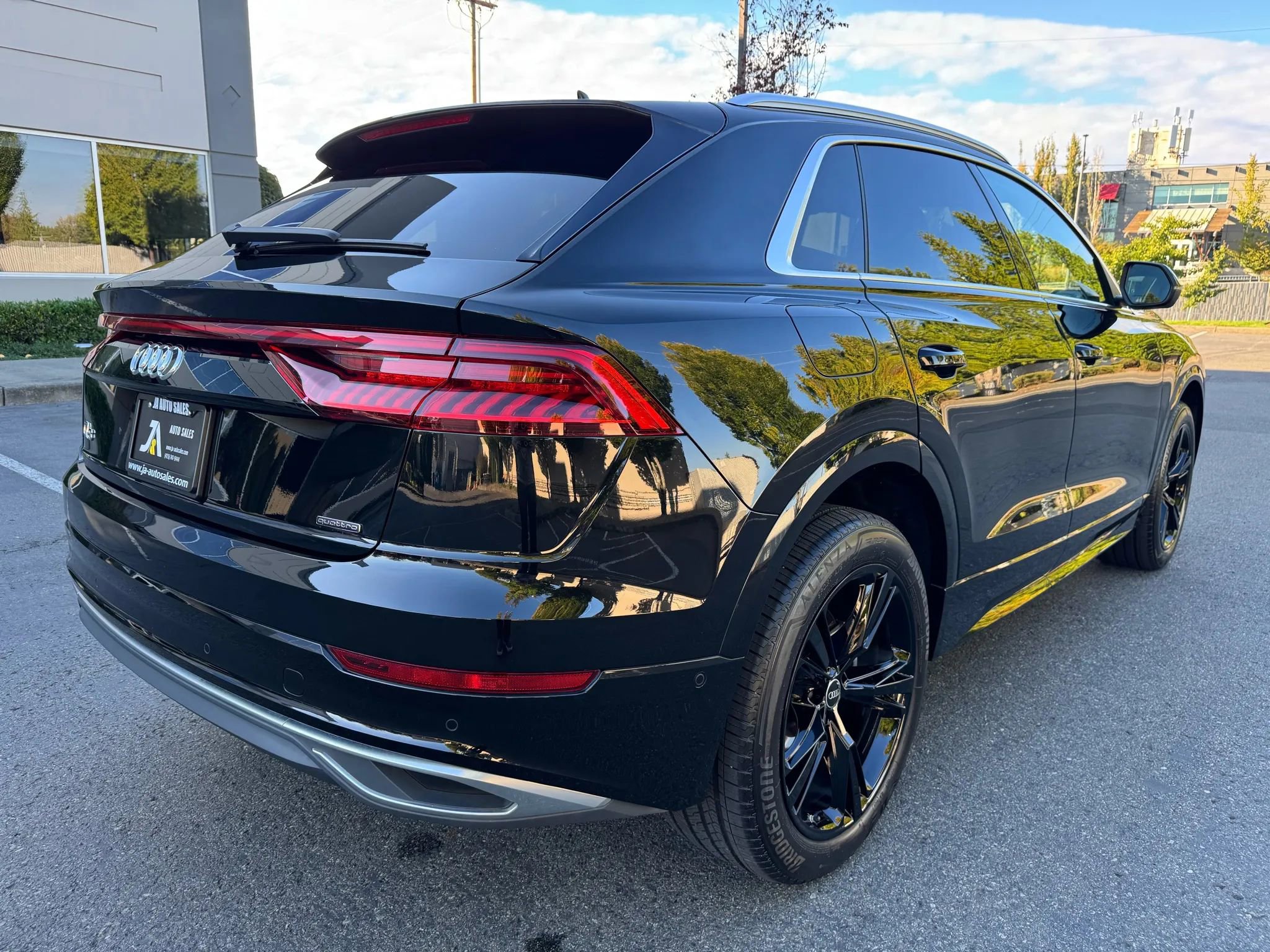 Used 2022 Audi Q8 Premium Plus w/ Premium Plus Package image 10