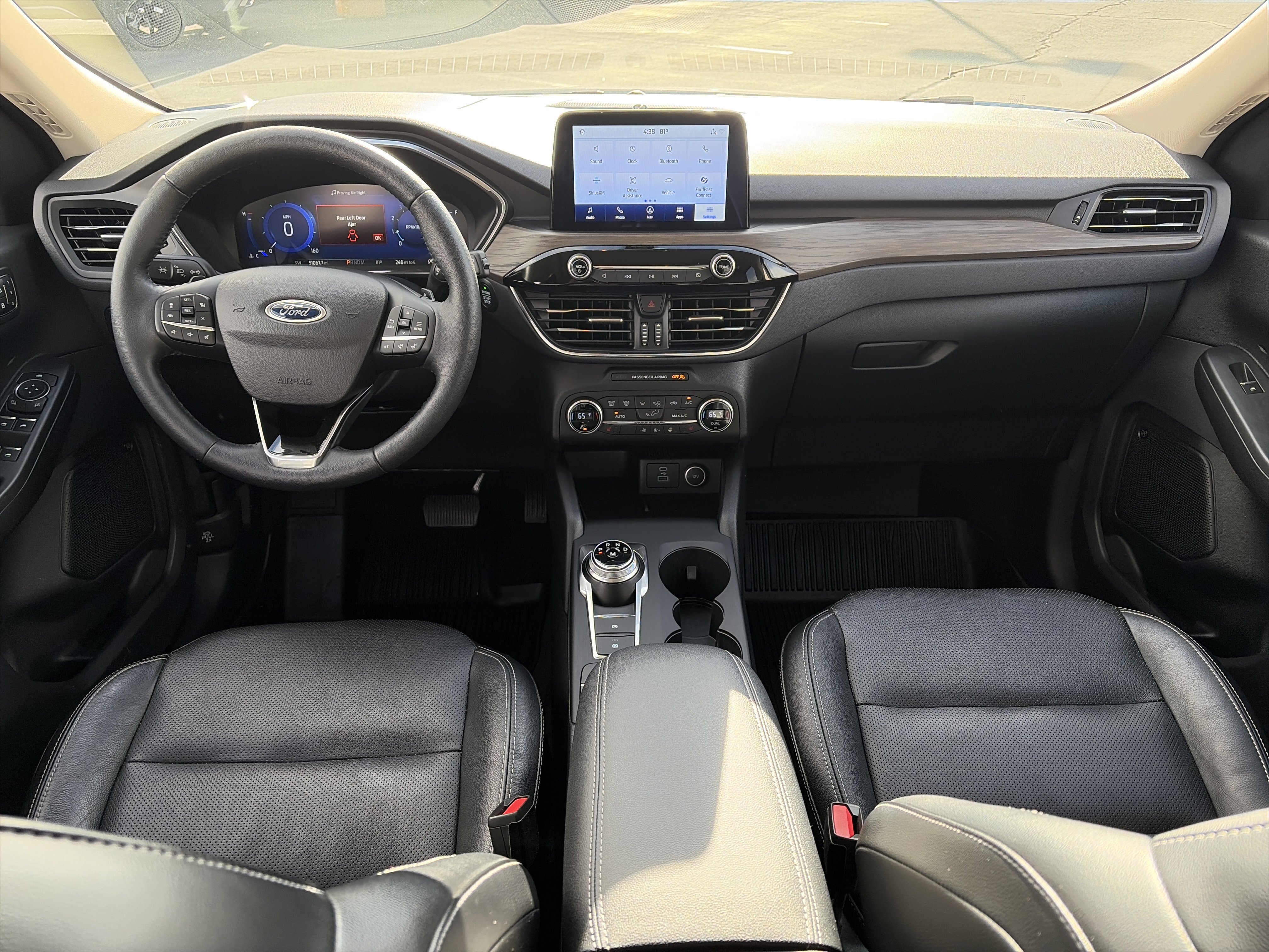 Used 2020 Ford Escape Titanium image 17