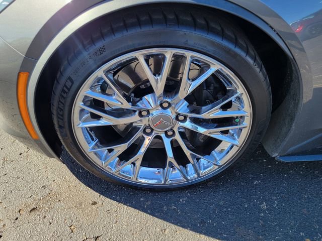 Used 2015 Chevrolet Corvette Z06 w/ 3LZ Preferred Equipment Group image 6