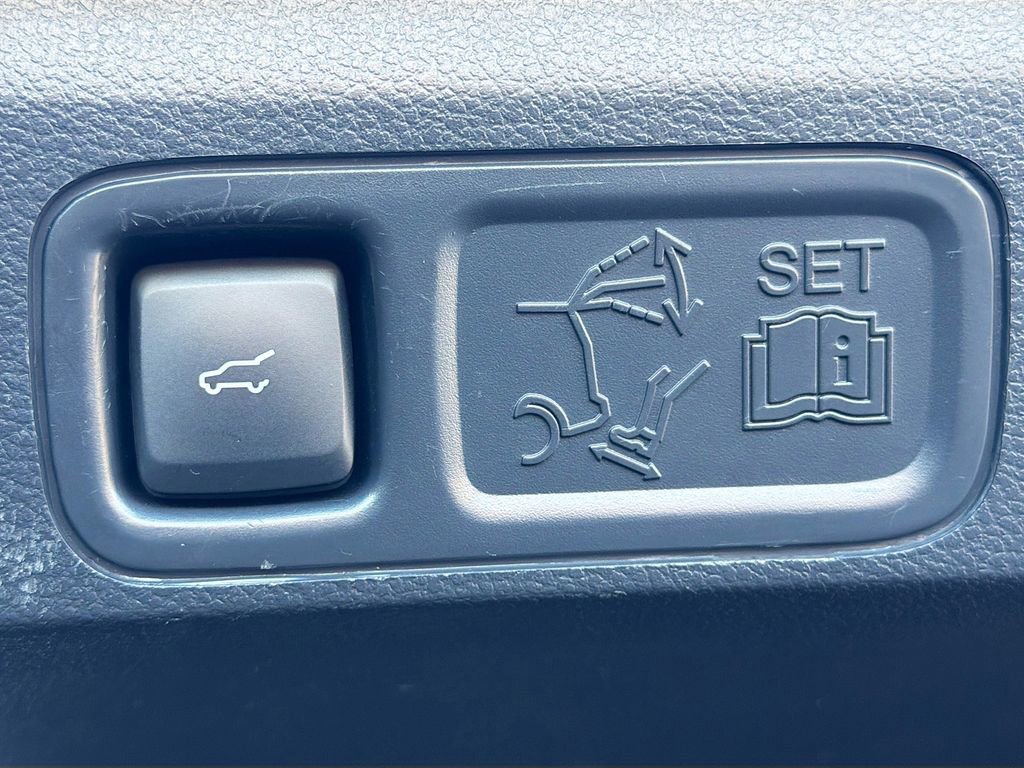 Used 2023 Lincoln Navigator Reserve image 16