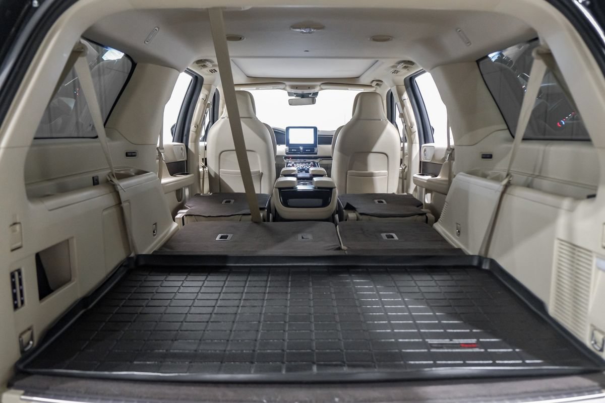 Used 2020 Lincoln Navigator L Reserve w/ Luxury Package RWD image 62