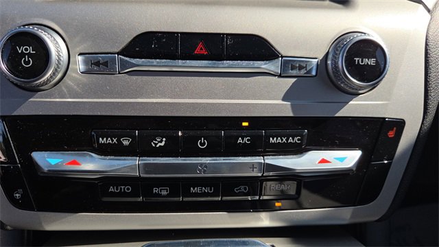 Used 2022 Ford Explorer XLT w/ Equipment Group 202A image 33