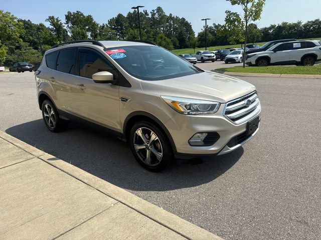 Used 2017 Ford Escape SE w/ Equipment Group 201A FWD image 6