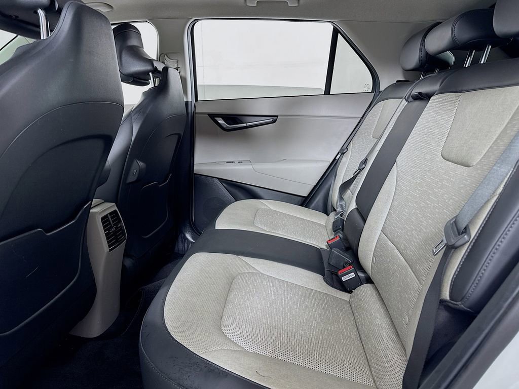 Used 2023 Kia Niro Wave w/ Wave Preserve Package image 10
