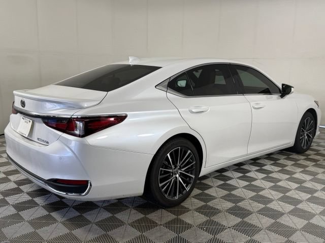 Certified 2024 Lexus ES 300h w/ Premium Package FWD image 9